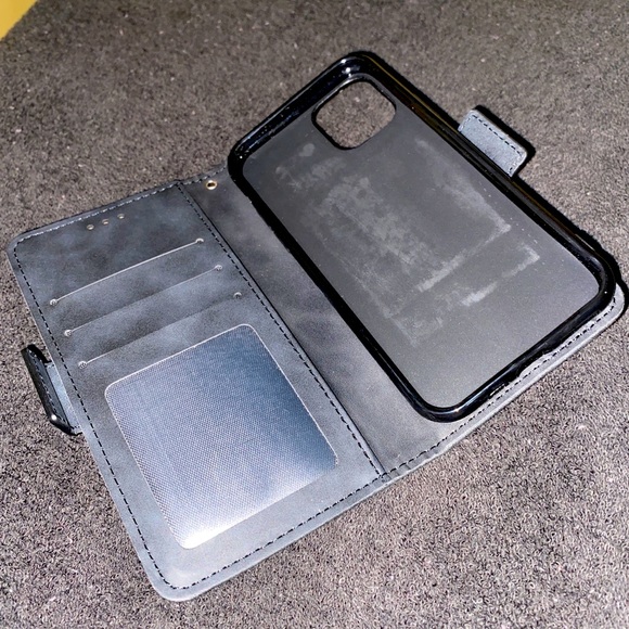 iPhone 11 Pro case never used, great condition. - Picture 3 of 5